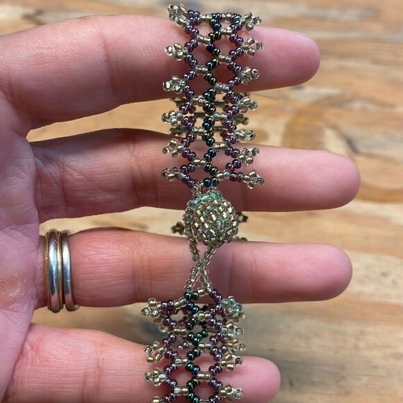 Woman’s beaded bracelet. Colors are gold,green and purple - Picture 3 of 3